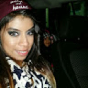 Meet your Posher, Yesenia